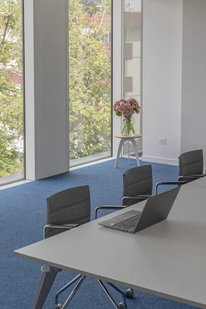 Revêtement en moquette écologique avec support recyclable