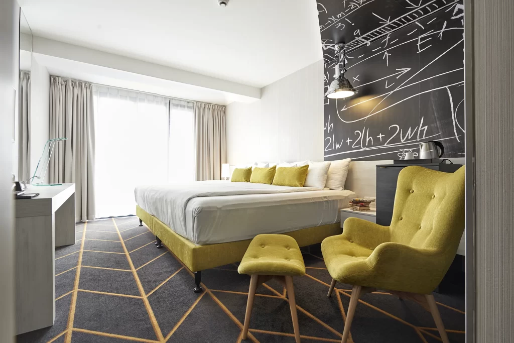 Moquette écologique dans une chambre au design contemporain