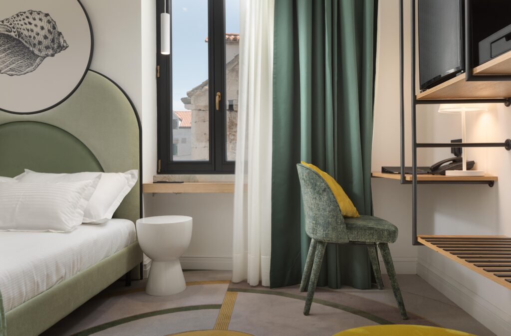 Bedroom carpet designed for comfort and thermal insulation