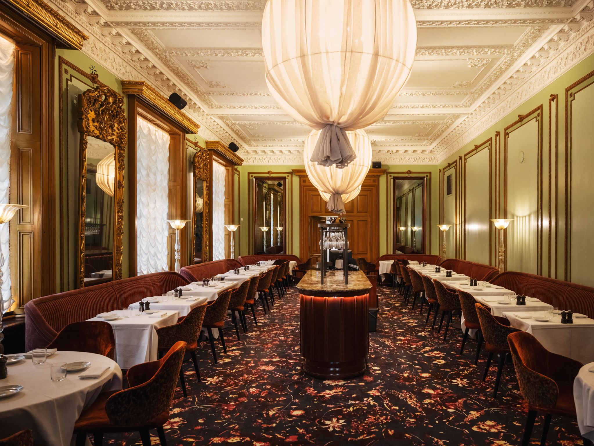 Umarell Italian Restaurant carpet custom